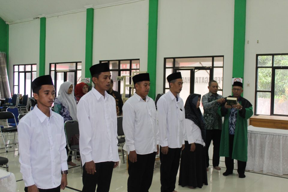 Pelantikan Aparat Desa di Kecamatan Sambung Makmur Berlangsung Khidmat