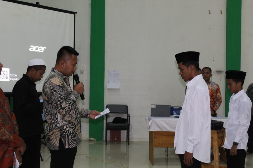 Pelantikan Aparat Desa di Kecamatan Sambung Makmur Berlangsung Khidmat